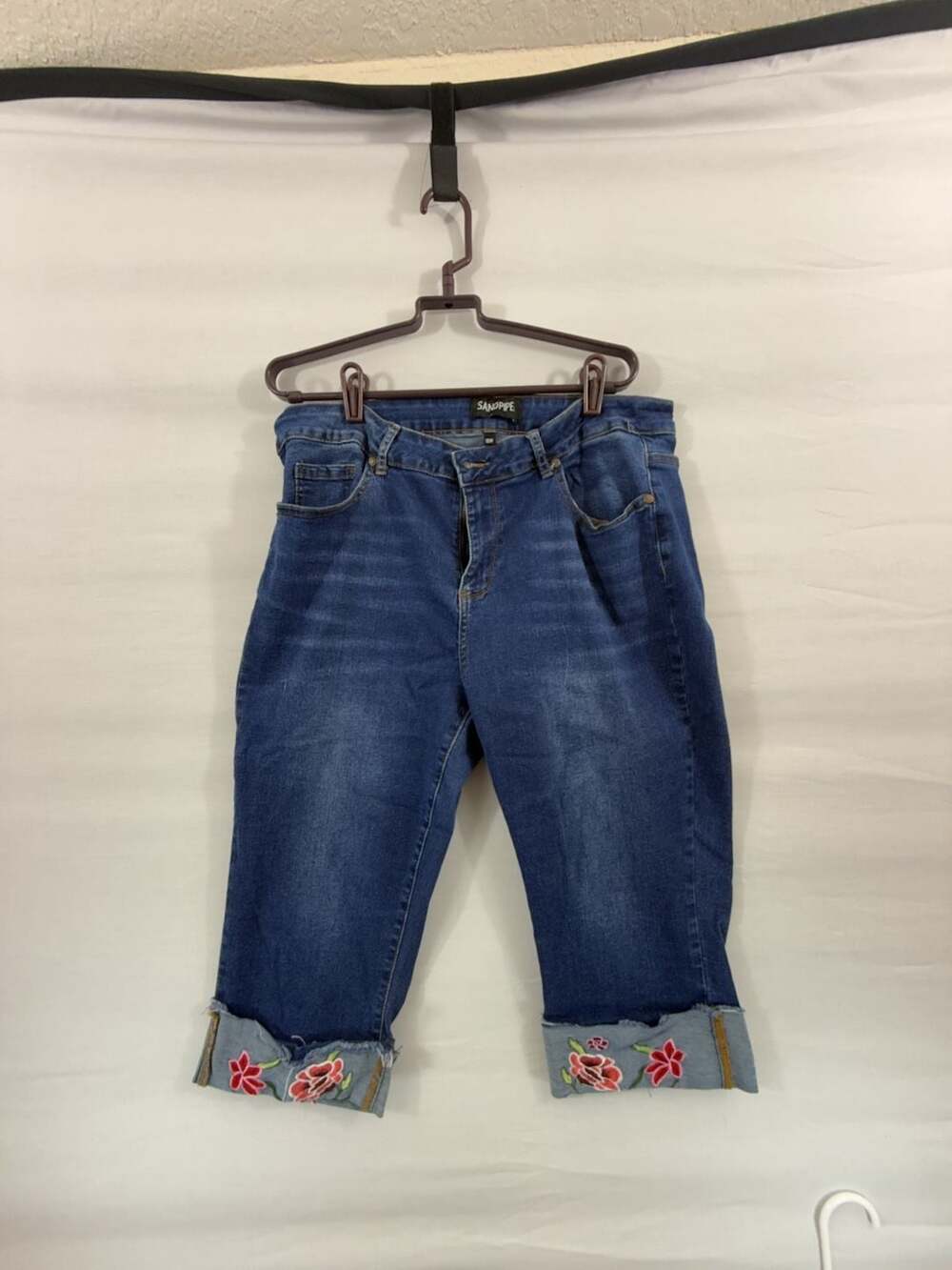 Sandpiper Cropped Jeans Size 18W Blue Denim Embroidered Cuffs